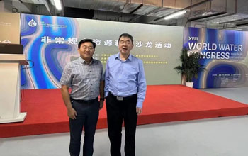 蓝博士在《结合早报》揭秘新加坡开发新生水的故事